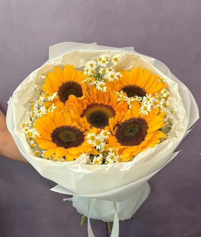 Chamomile and sunflower in one bunch | ծաղիկներ, ծաղկեպսակներ, բույսեր Երևան