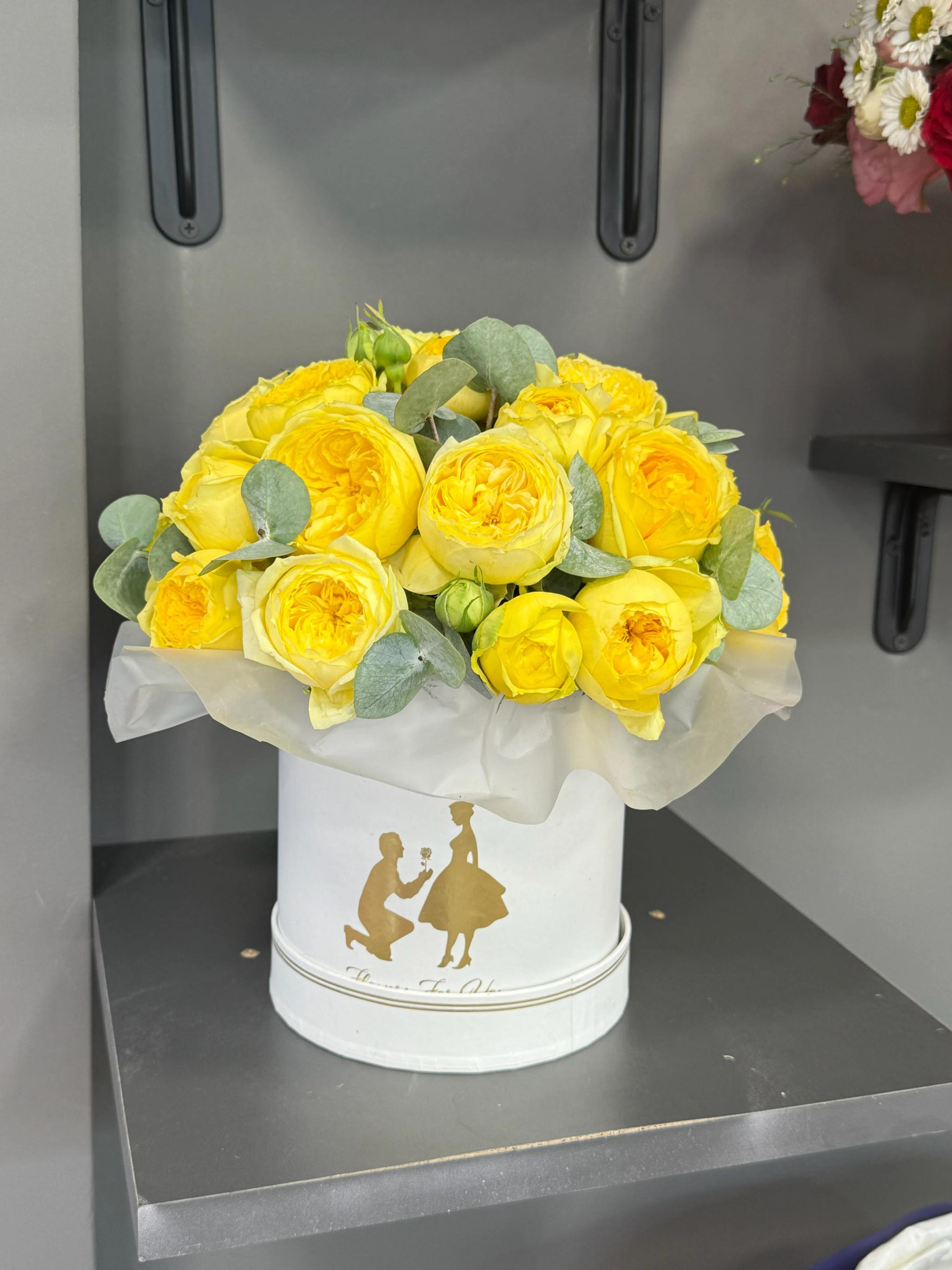Box with peonies | ծաղիկներ, ծաղկեպսակներ, բույսեր Երևան