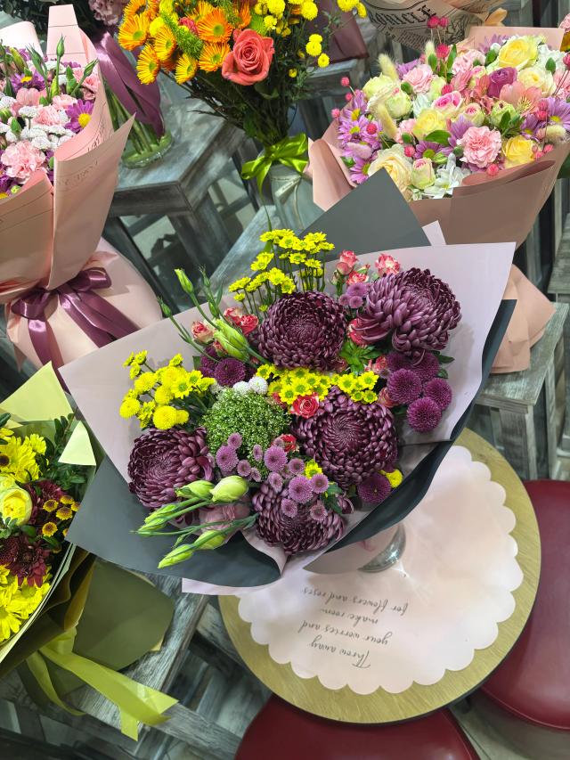 Bunch "Chrysanthemum mix" | ծաղիկներ, ծաղկեպսակներ, բույսեր - առաքում Երևան