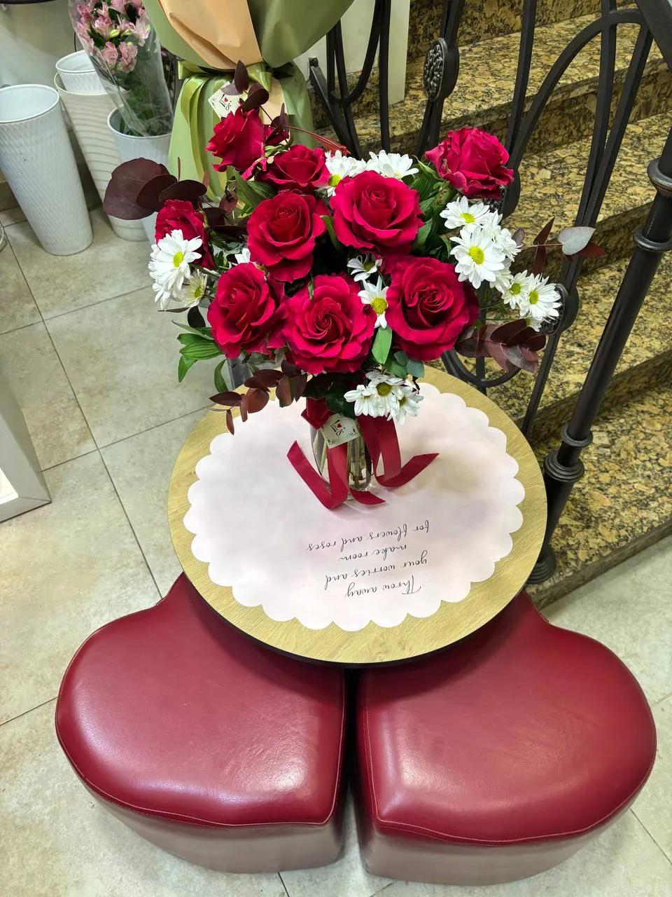 Red roses and chrysanthemums | ծաղիկներ, ծաղկեպսակներ, բույսեր Երևան