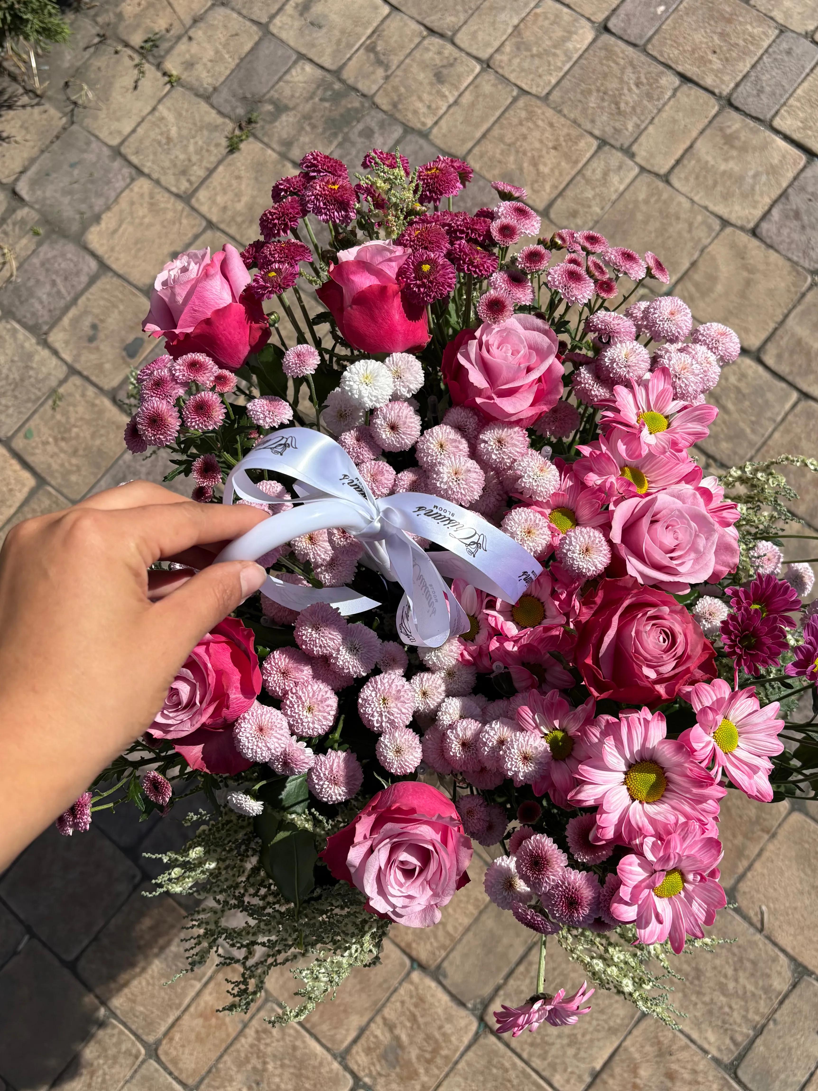 Flowers in a raincoat | ծաղիկներ, ծաղկեպսակներ, բույսեր - առաքում Երևան