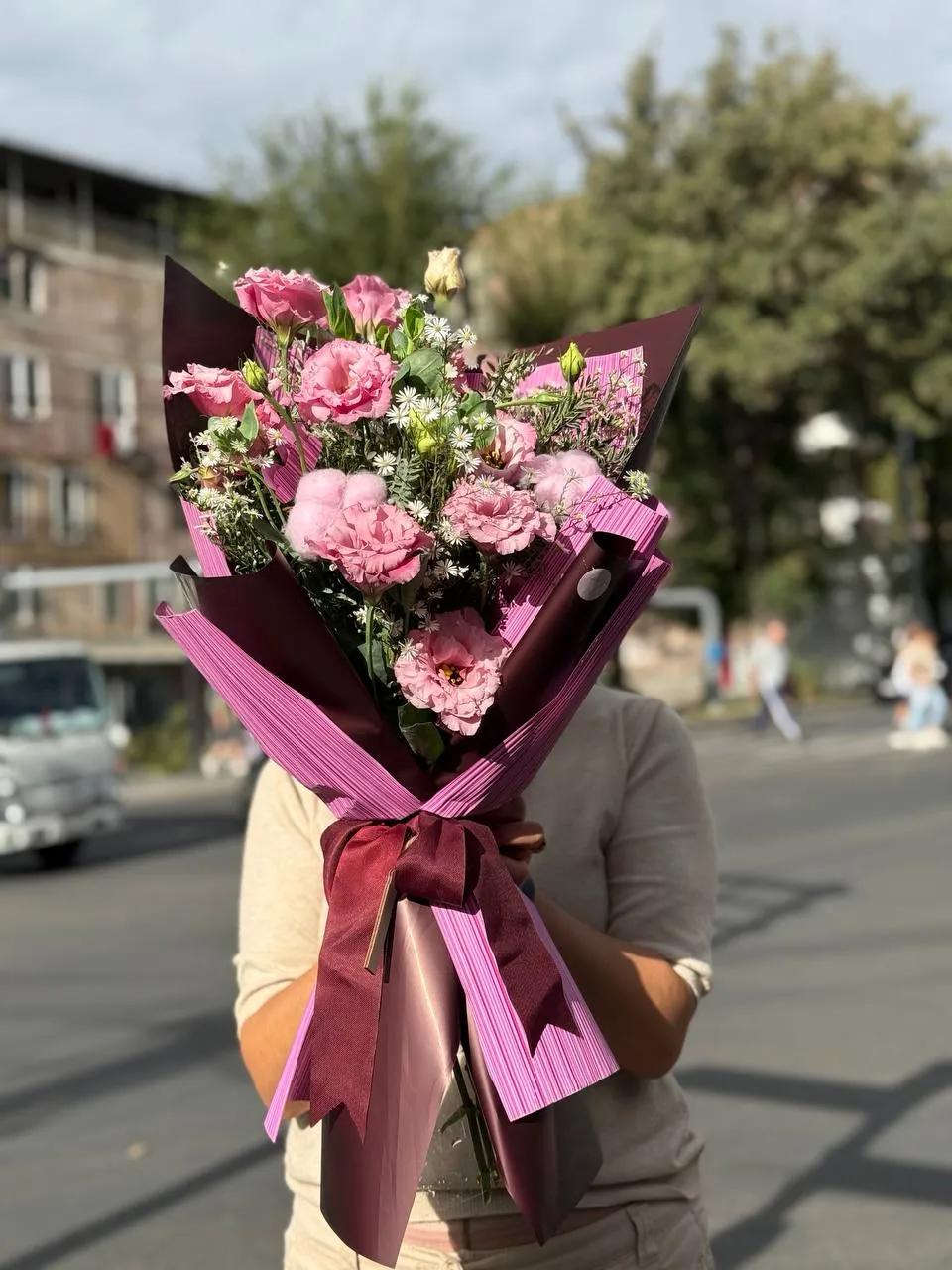 Bunch of lisianthus | ծաղիկներ, ծաղկեպսակներ, բույսեր - առաքում Երևան
