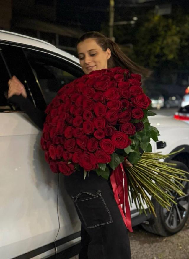 Bordeaux roses | ծաղիկներ, ծաղկեպսակներ, բույսեր - առաքում Երևան