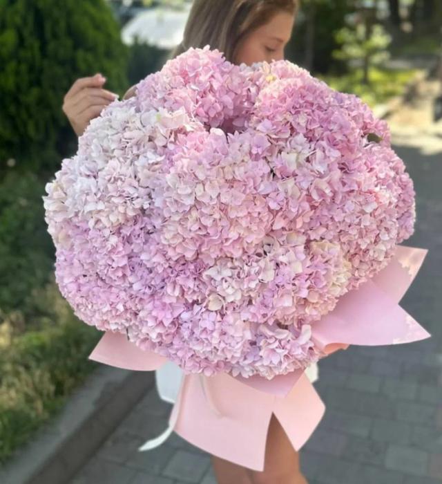 Bunch of hydrangeas | ծաղիկներ, ծաղկեպսակներ, բույսեր - առաքում Երևան