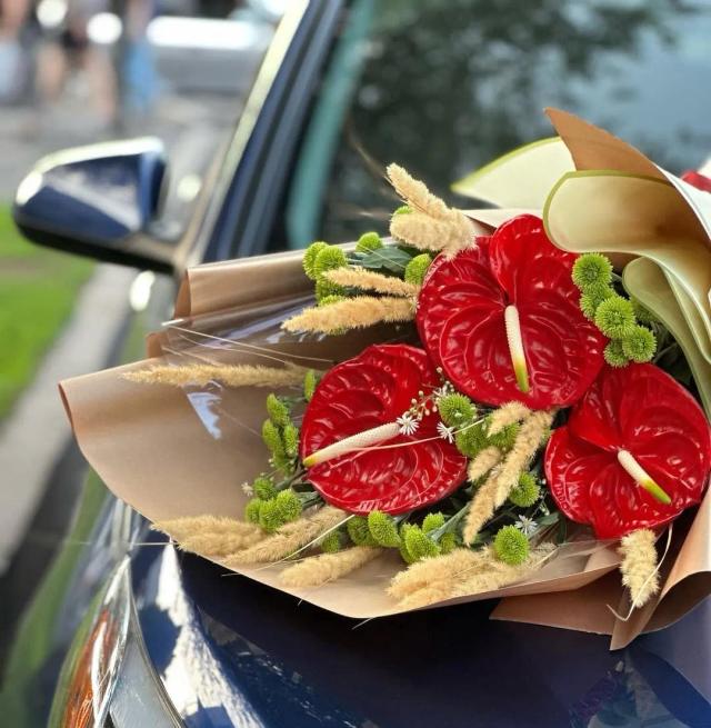 A bunch of anthuriums | ծաղիկներ, ծաղկեպսակներ, բույսեր - առաքում Երևան