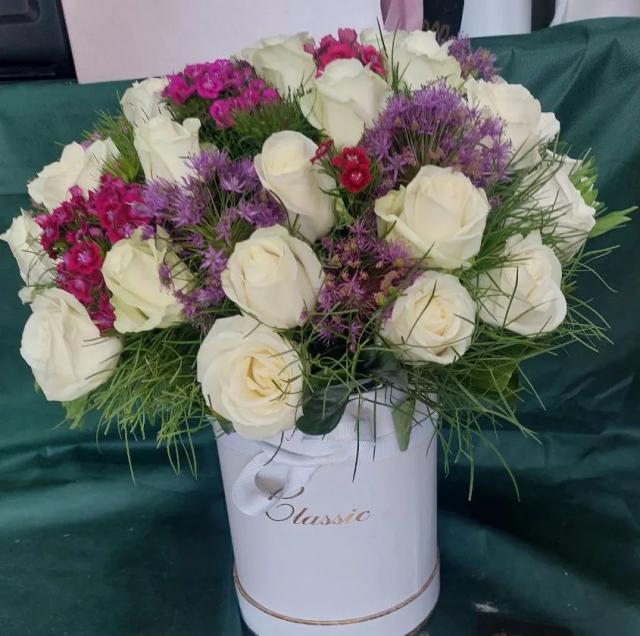 Flowers in a box | ծաղիկներ, ծաղկեպսակներ, բույսեր - առաքում Երևան