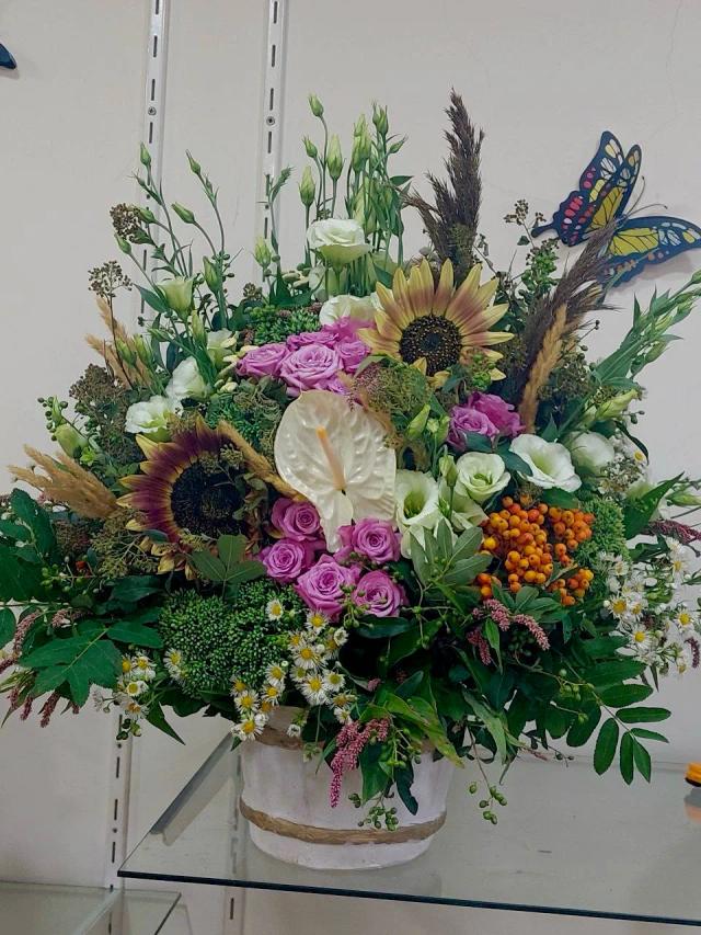 Floral mix in a box | ծաղիկներ, ծաղկեպսակներ, բույսեր - առաքում Երևան